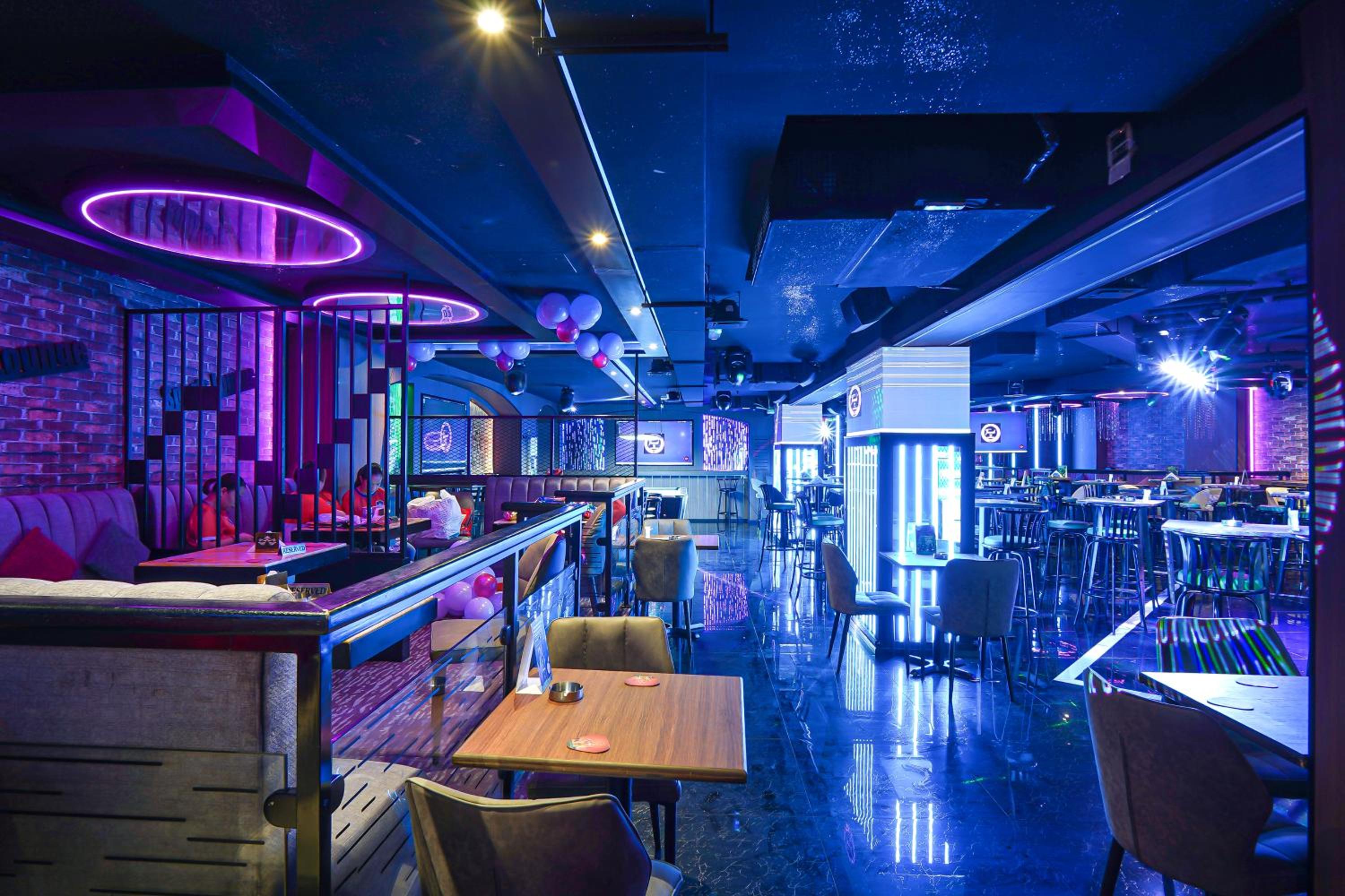 restaurant cafeteria