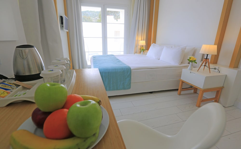غرفة عائلية بسرير مزدوج وسريرين منفصلين بغرفتي نوم، Labranda Tmt Bodrum Resort Hotel 6/8
