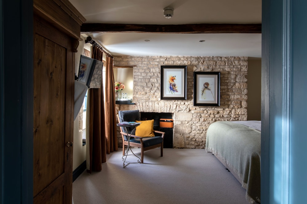 The Wheatsheaf Inn 15/46