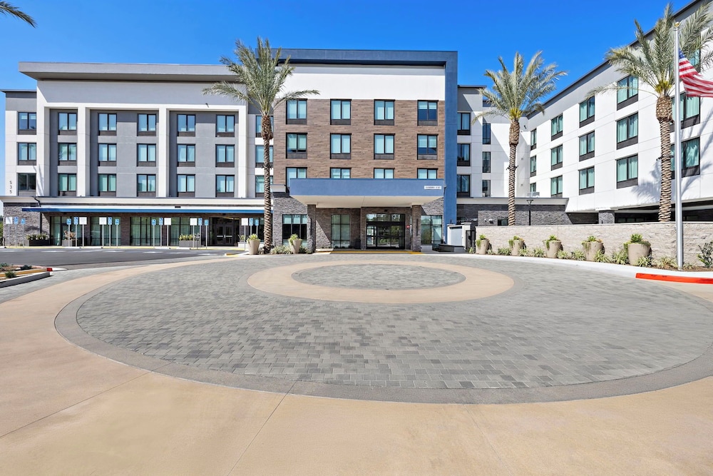 Hampton Inn by Hilton Ontario Airport 29/36