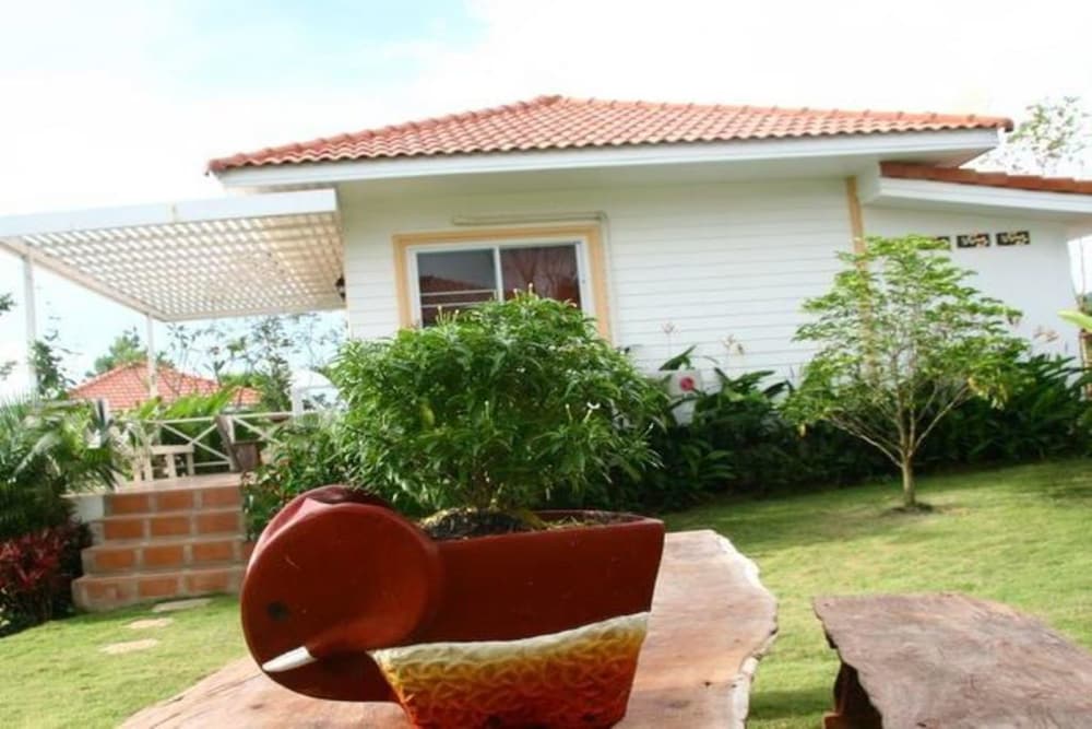 Keawanongburi Resort 26/28
