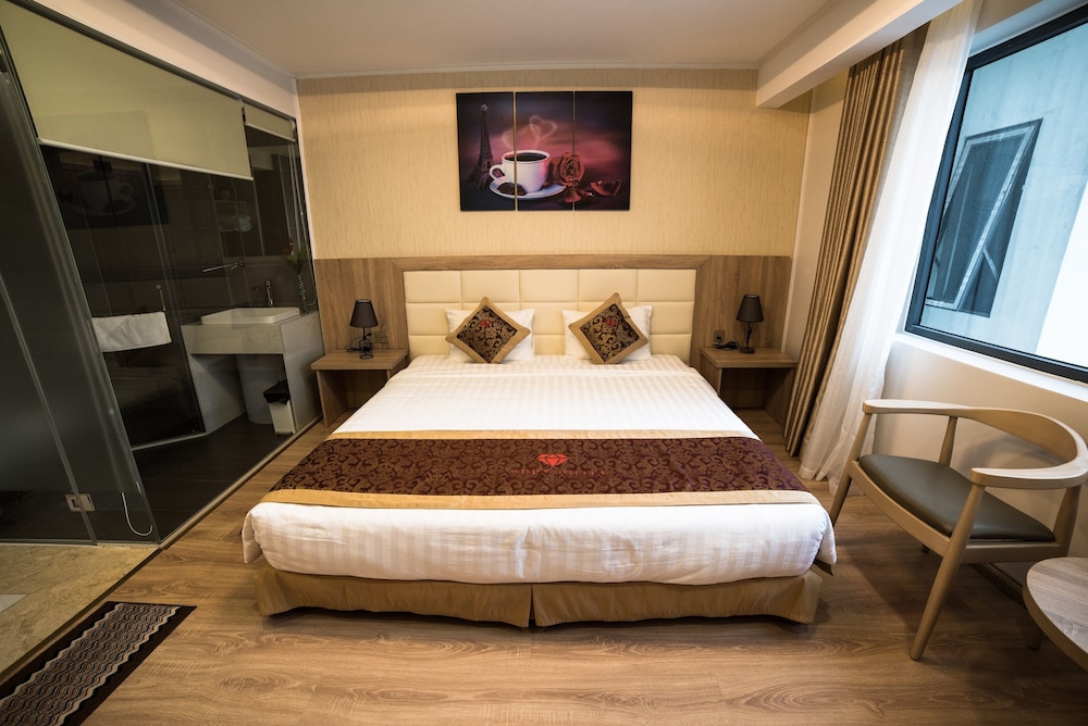 Ruby Hotel 16/61