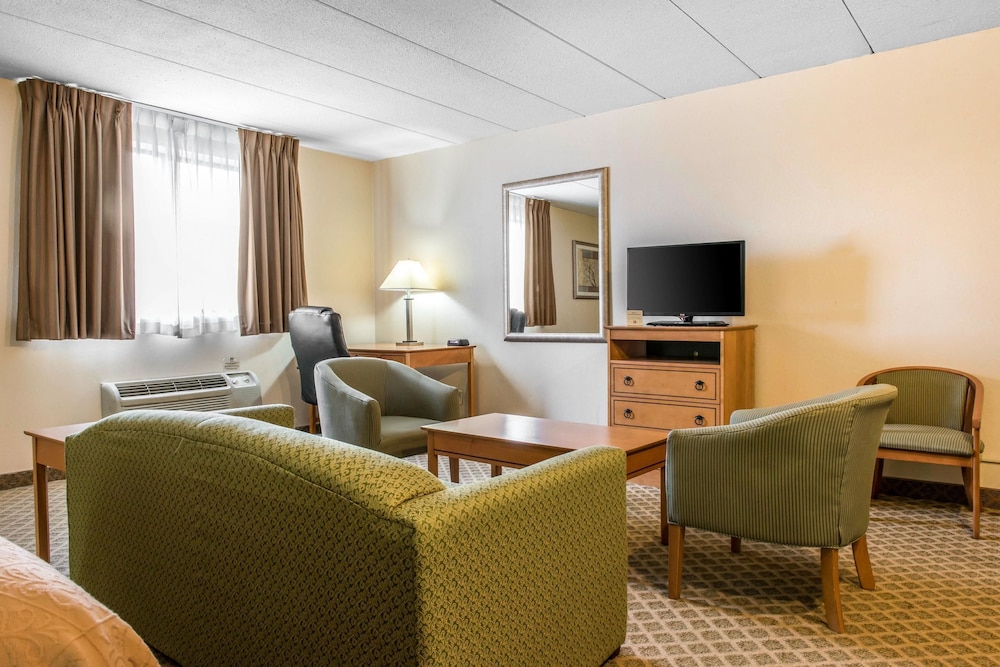 Quality Inn & Suites Fairview - Erie 20/46