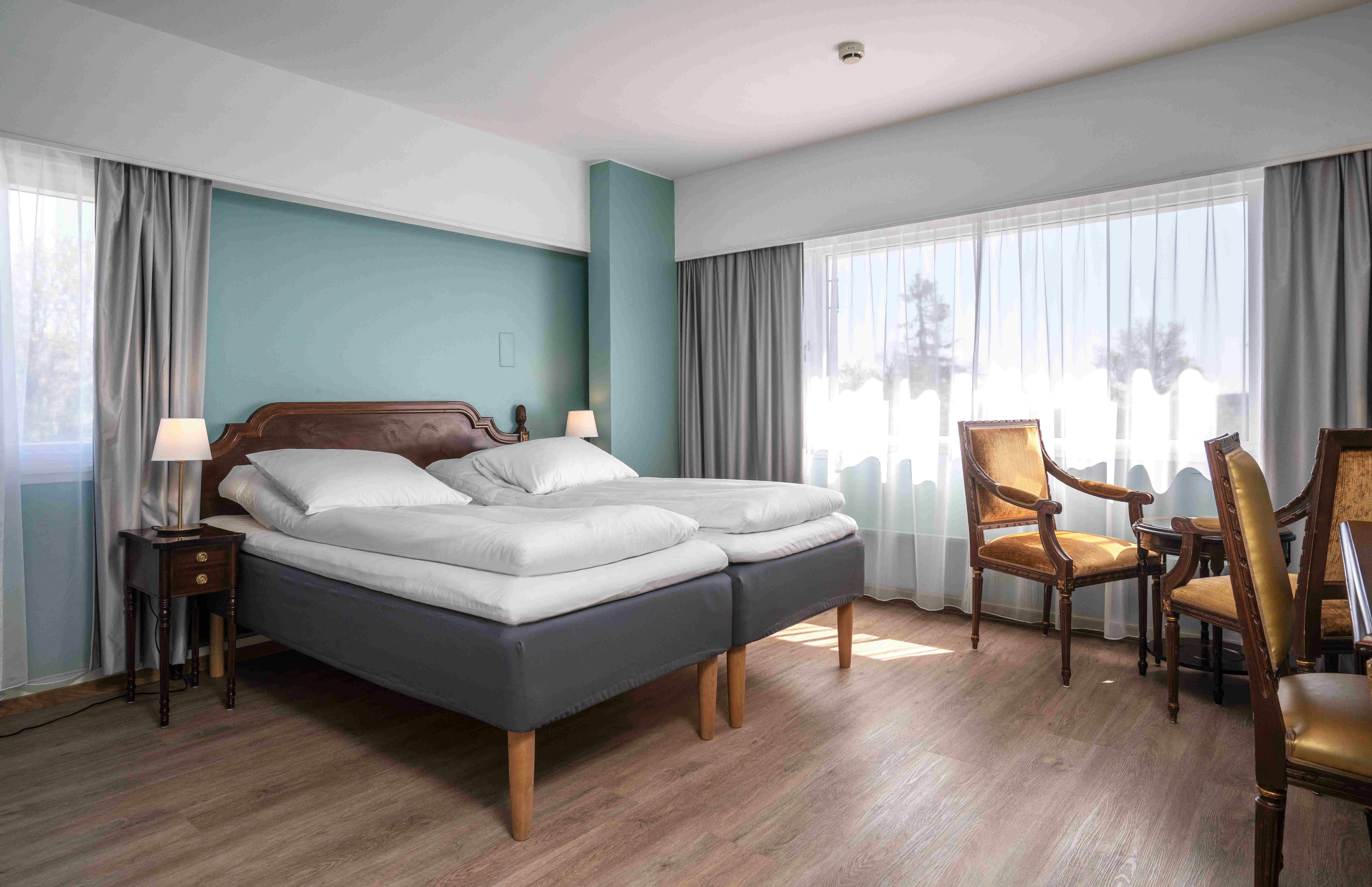Standard, Twin Beds