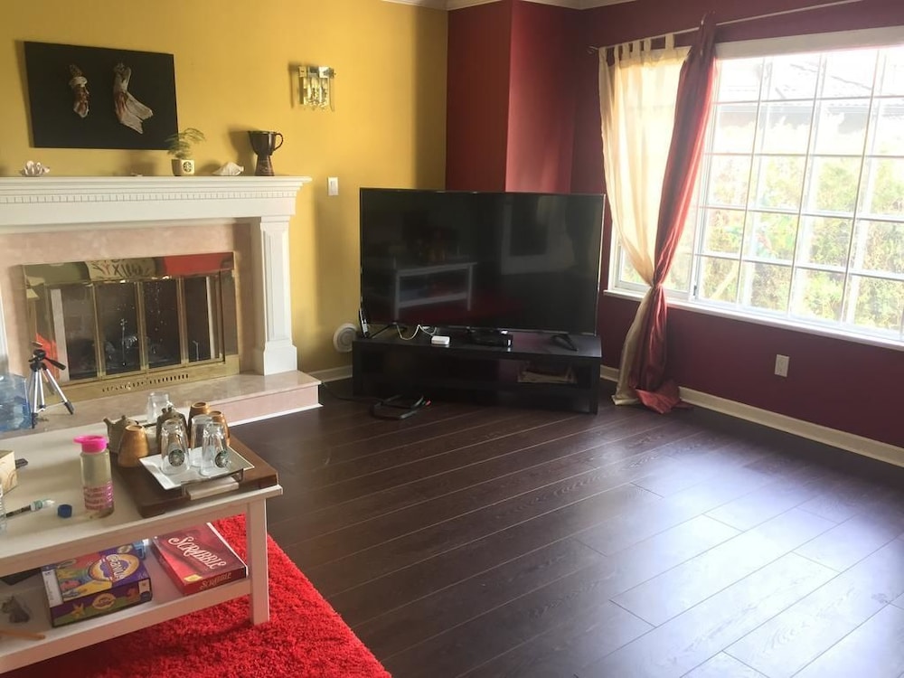 Vancouver-Beijing Bed and Breakfast 11/16