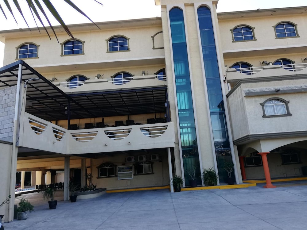 Hotel Miramar Inn 3/32