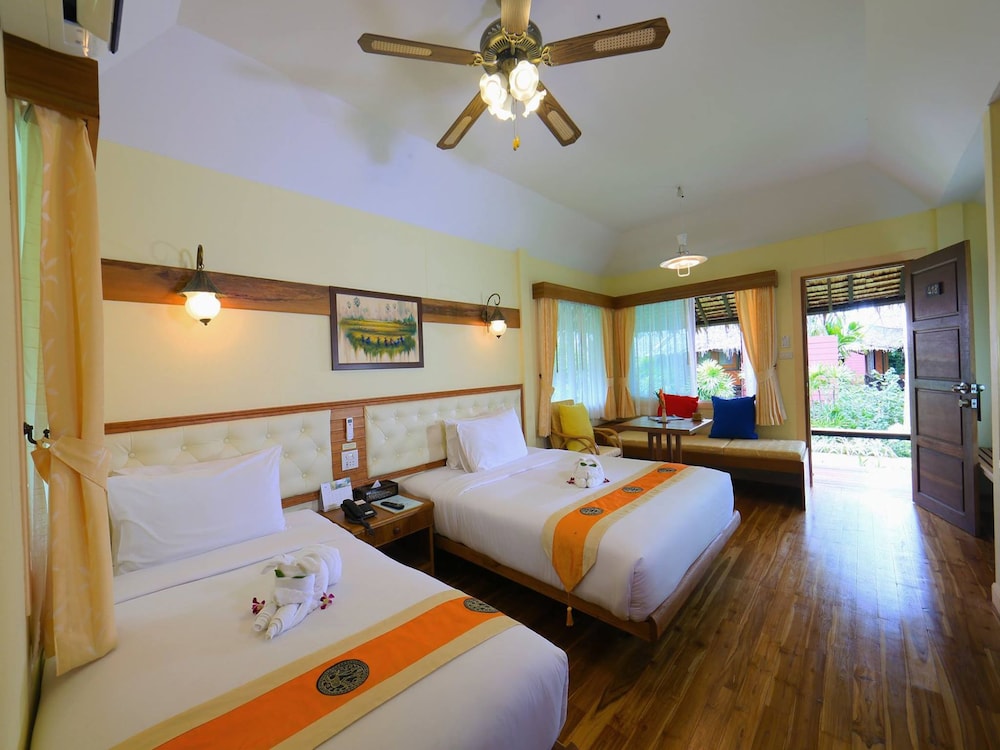 SUNSET VILLAGE BEACH RESORT 8/50