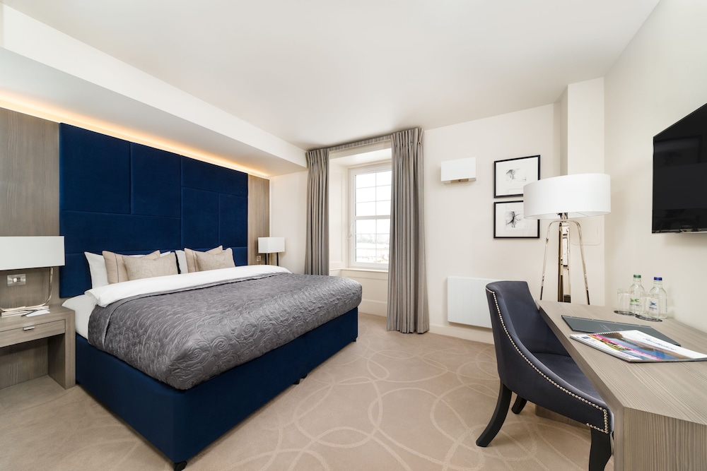 Dunalastair Hotel Suites 6/39