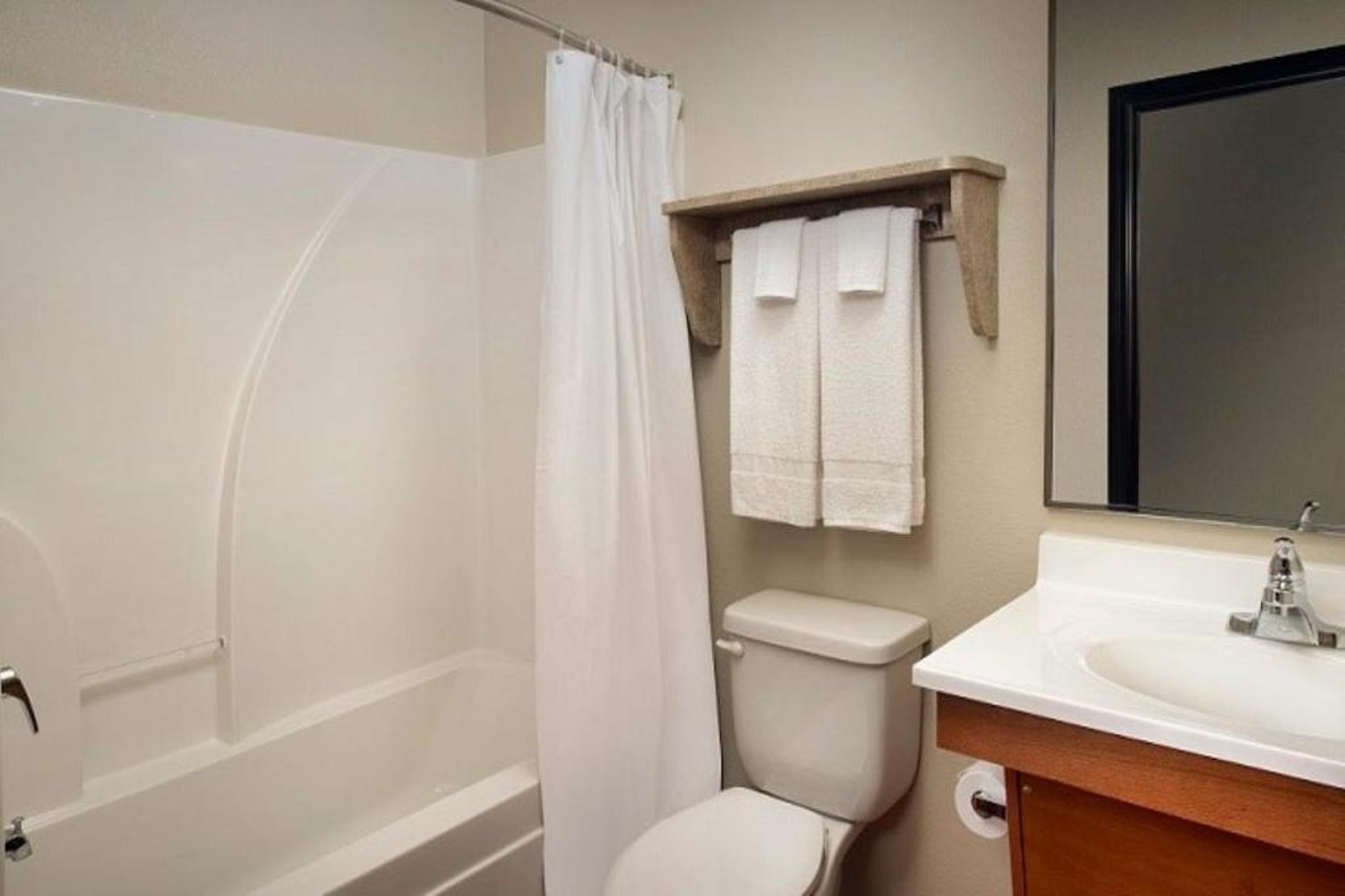WoodSpring Suites Louisville Clarksville 18/18