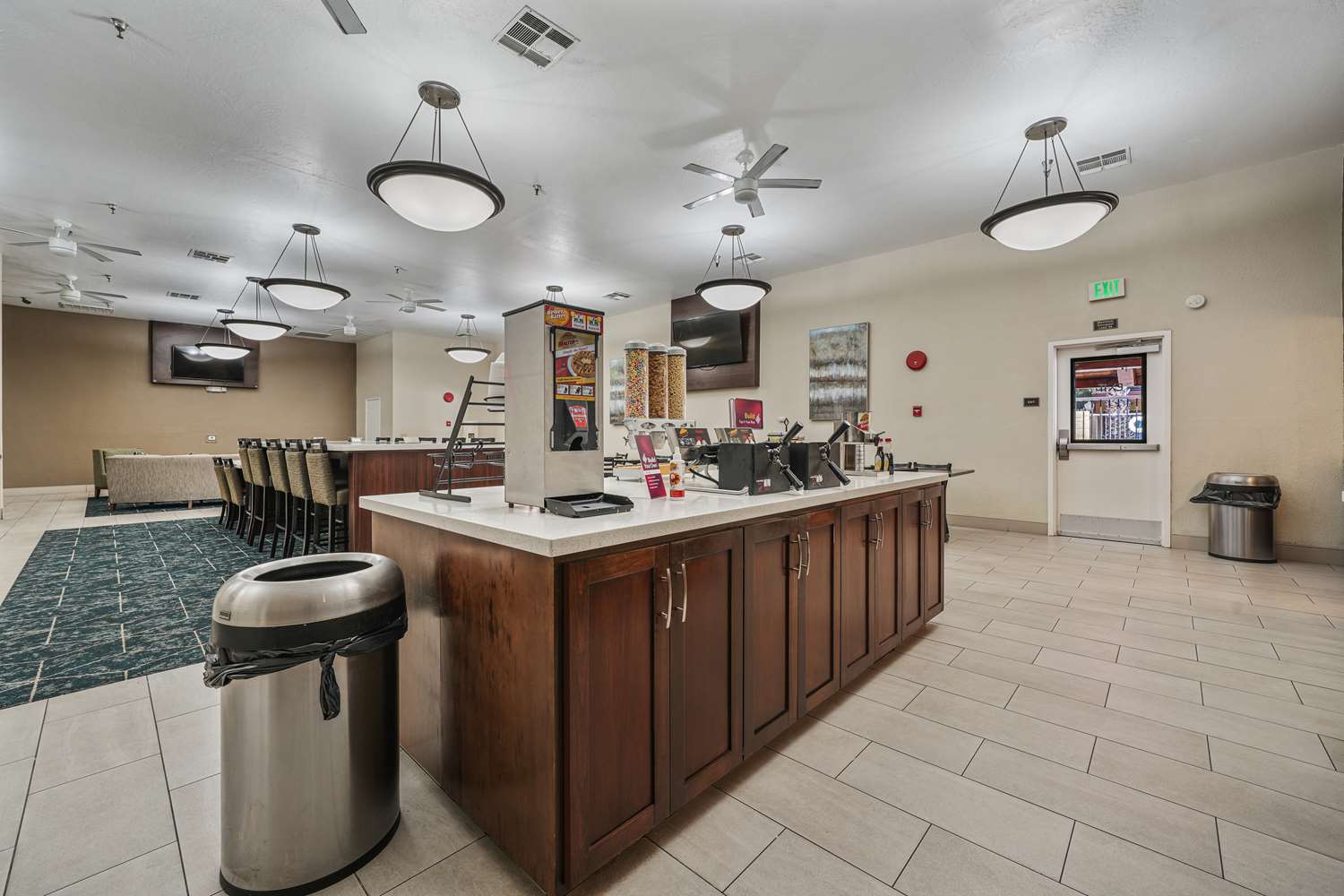 Lobby at Best Western Plus Executive Inn & Suites, MANTECA - CA