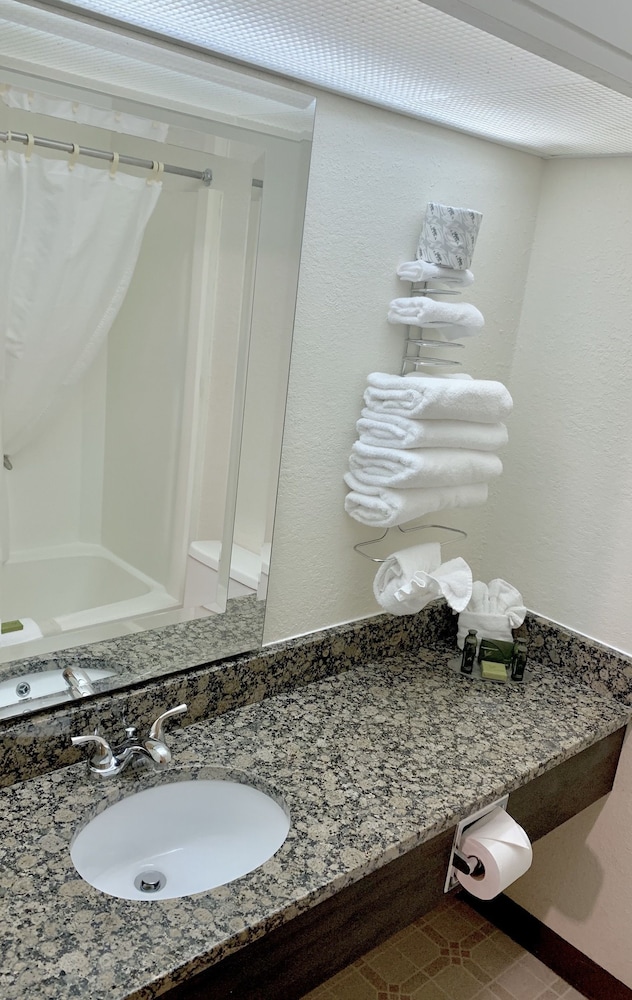 The Bicentennial Inn 22/60