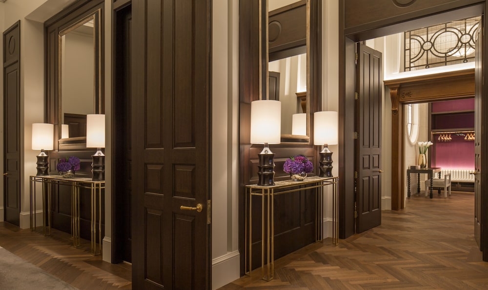 Four Seasons Hotel London at Tower Bridge 25/37