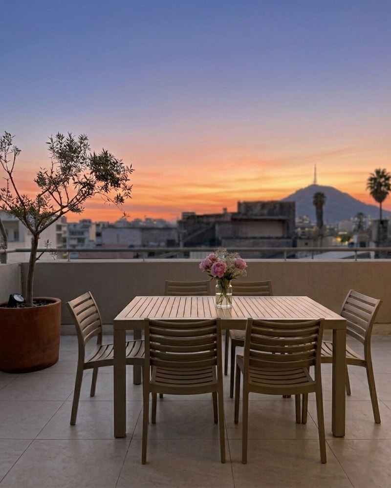 Lastarria Hotel and Aparts 52/64