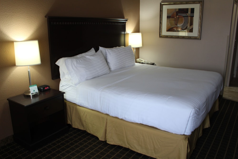 Holiday Inn Express & Suites Kansas City-Liberty (Hwy 152), an IHG Hotel 40/74