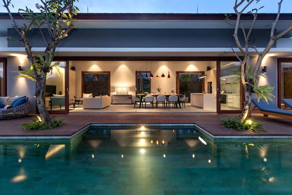 Amarin Seminyak photo1