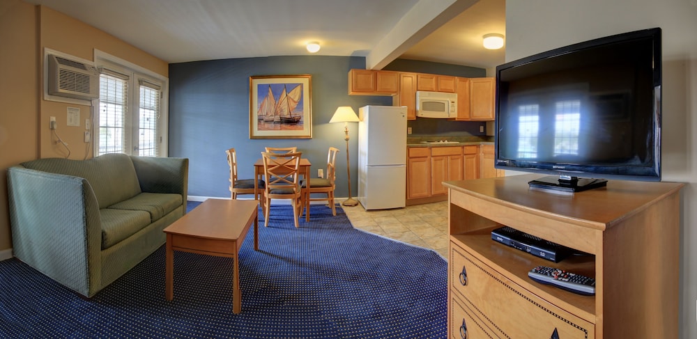 Ambassador Inn 15/23