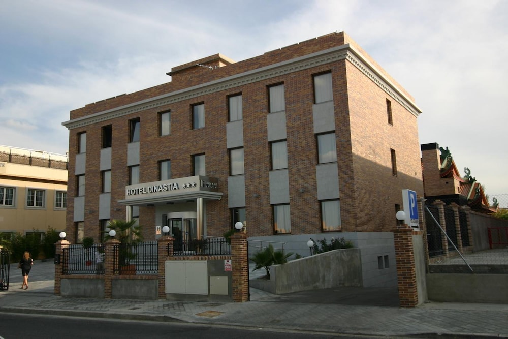 Hotel Dinastia 6/40