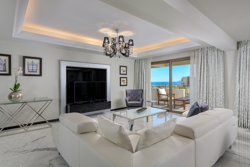La Marquise Luxury Resort Complex 52/71