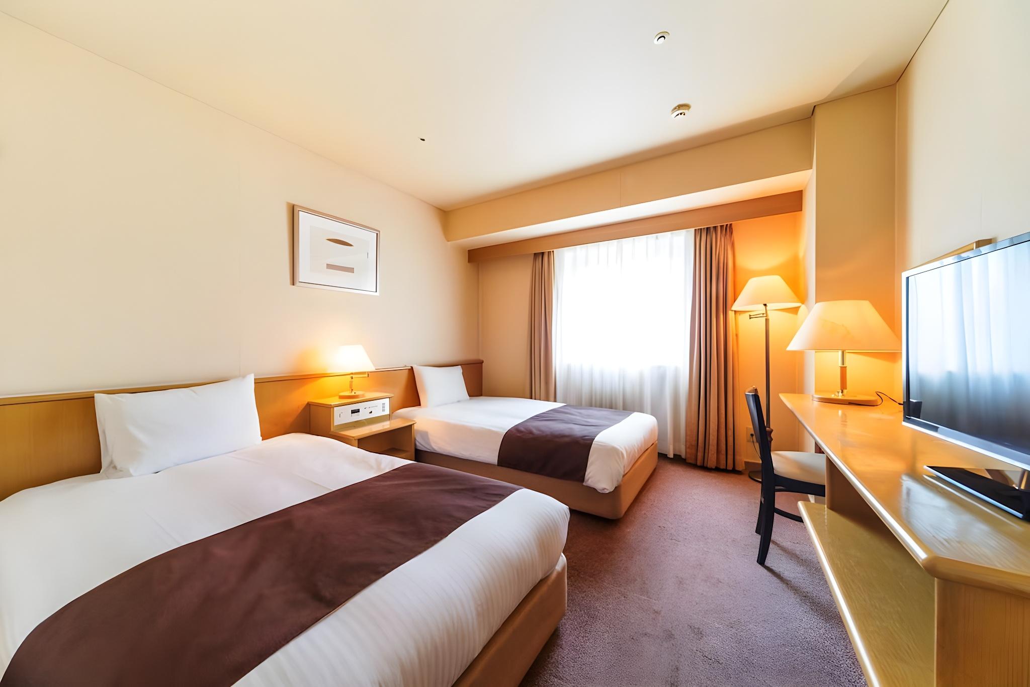 Room, Twin Beds, No Cleaning Services, Smoking