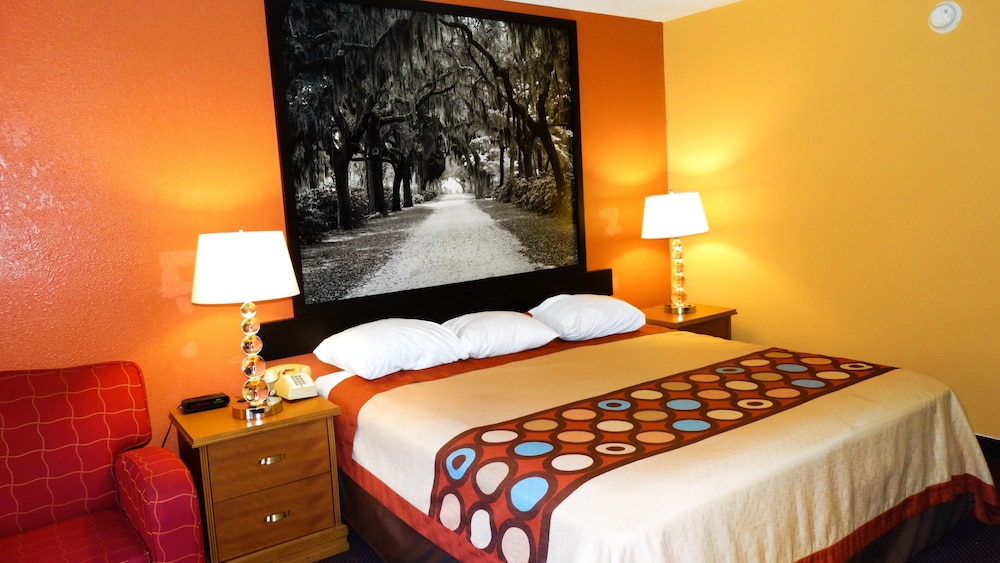 Americas Best Value Inn Darien 19/38