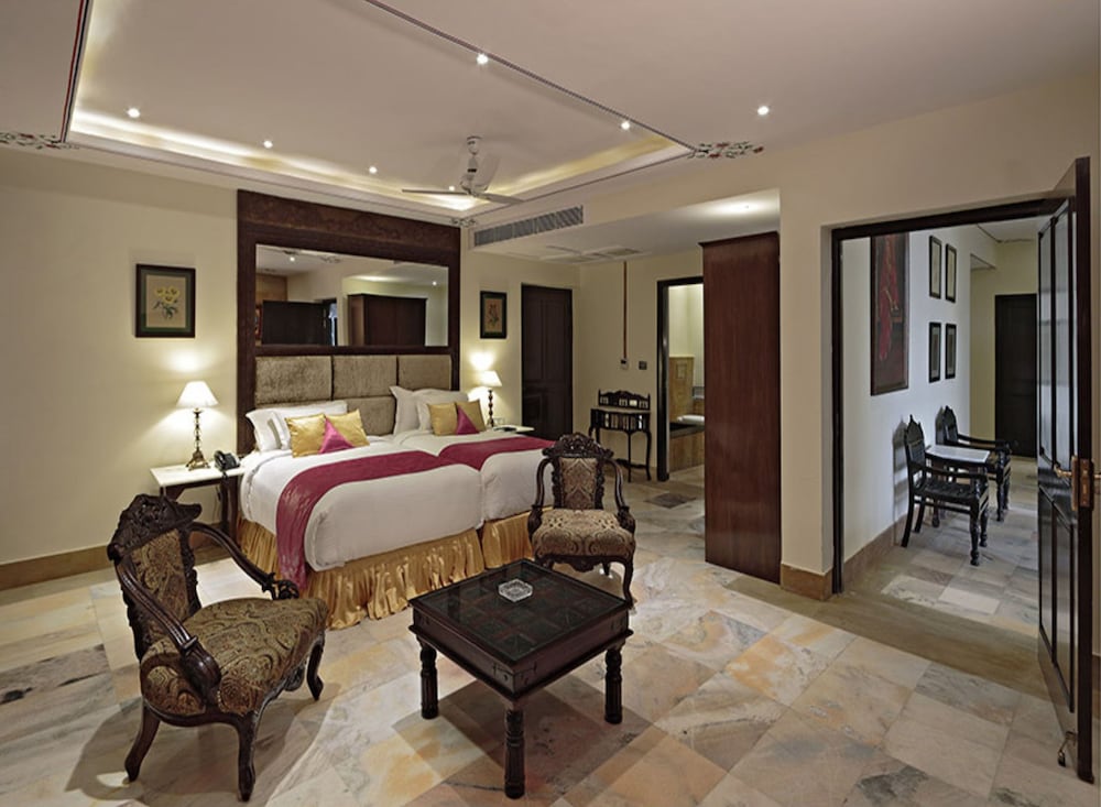 Talai Bagh Palace photo4