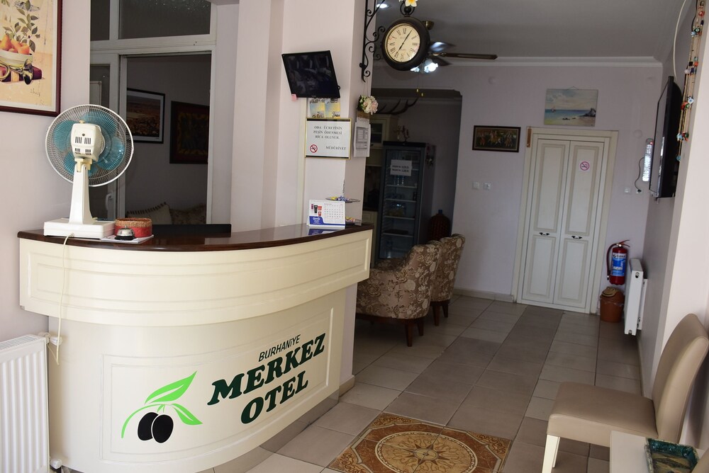 Burhaniye Merkez Otel 1/16