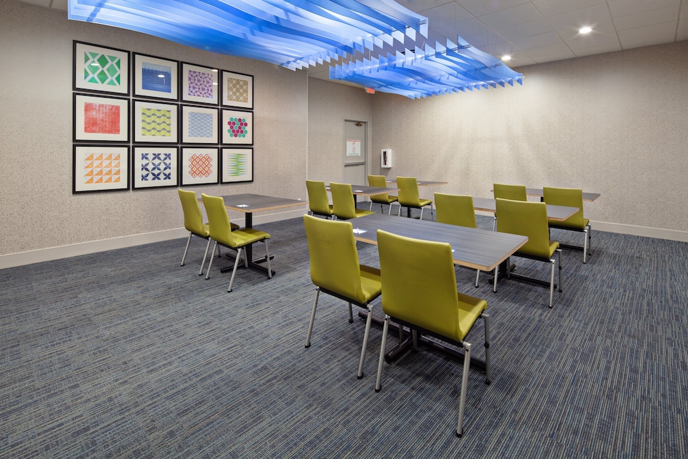 Holiday Inn Express Los Angeles Lax Airport 51/56