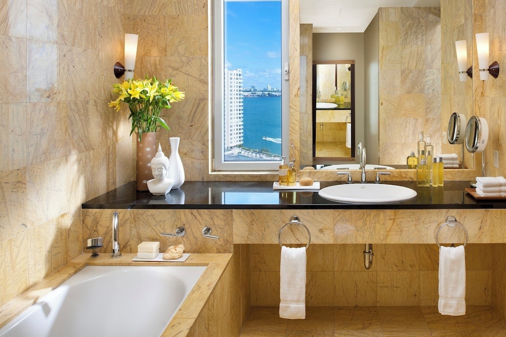 Mandarin Oriental Miami 43/44
