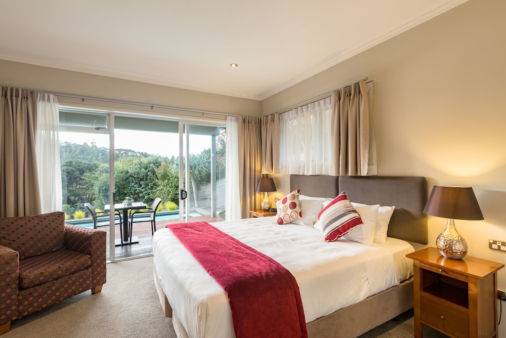 Decks of Paihia 13/44