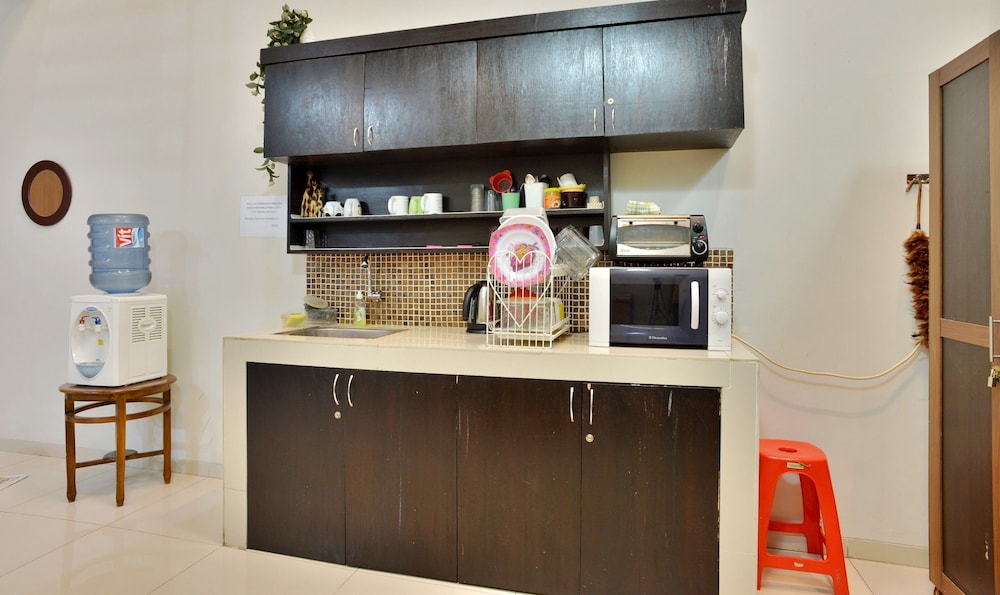 ZEN Rooms Anggrek Loka BSD 30/35