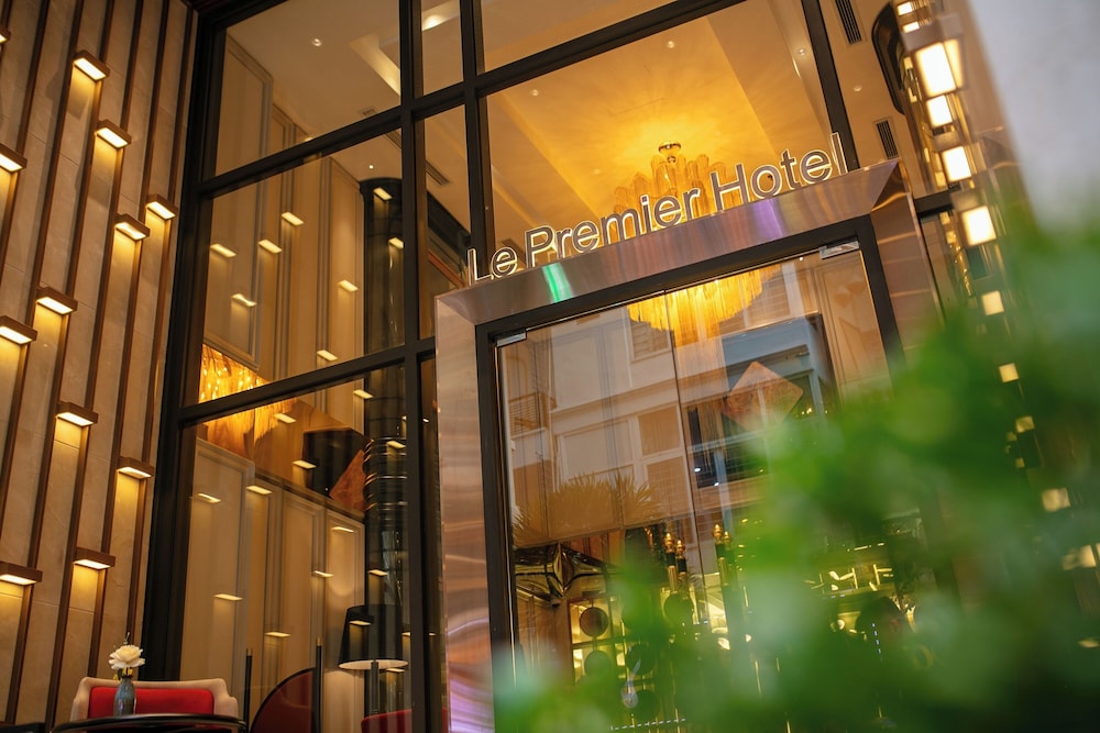 Le Premier Hotel & Rooftop Bar 3/50
