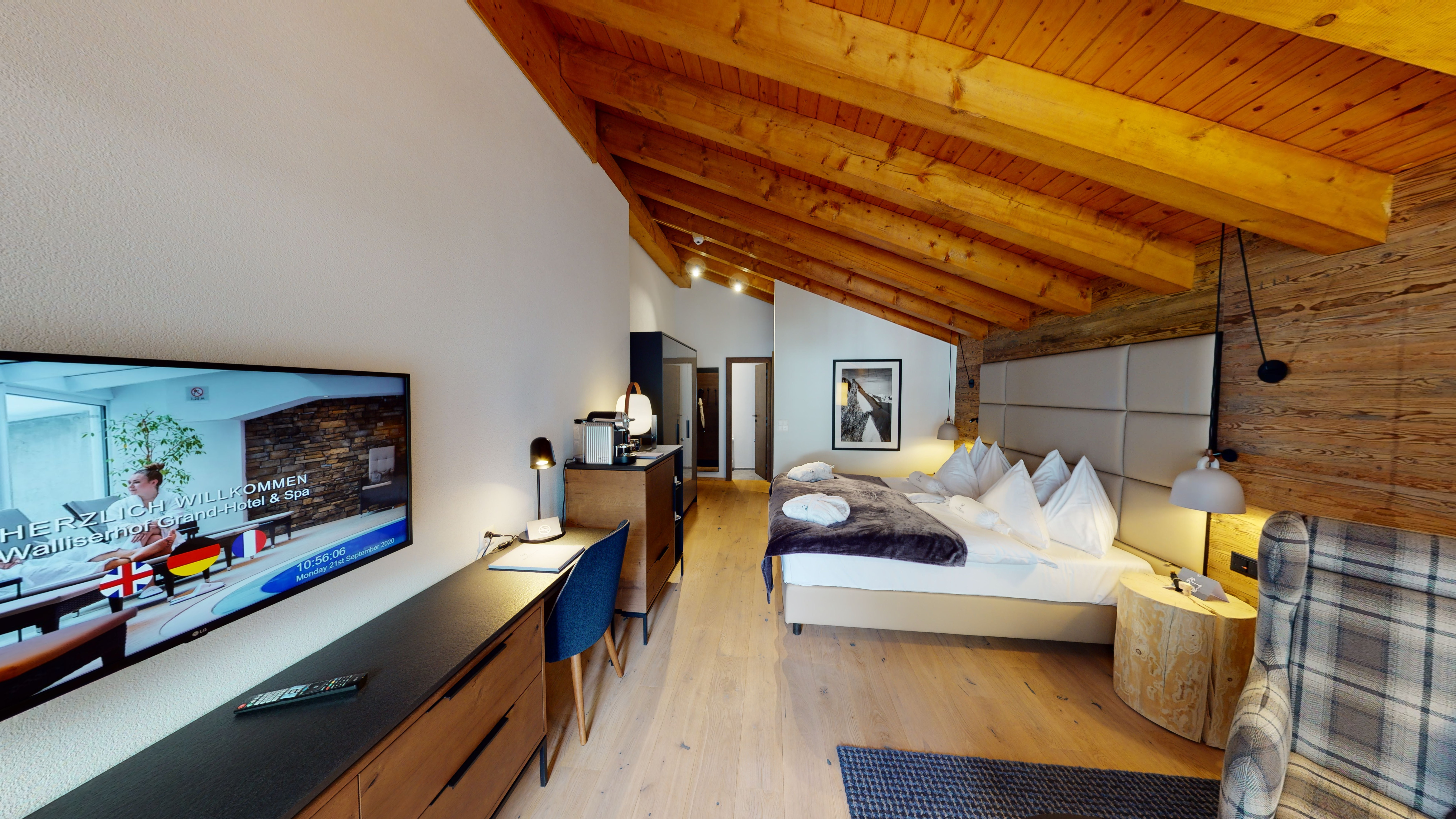 Deluxe, Double Bed, Village View