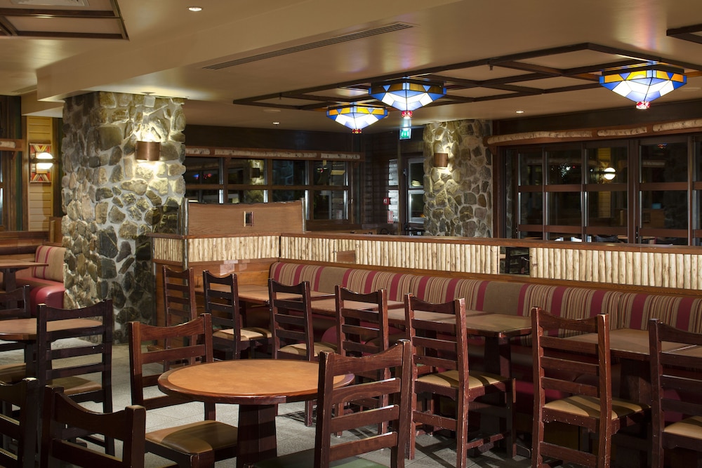 Disneys Sequoia Lodge 30/48