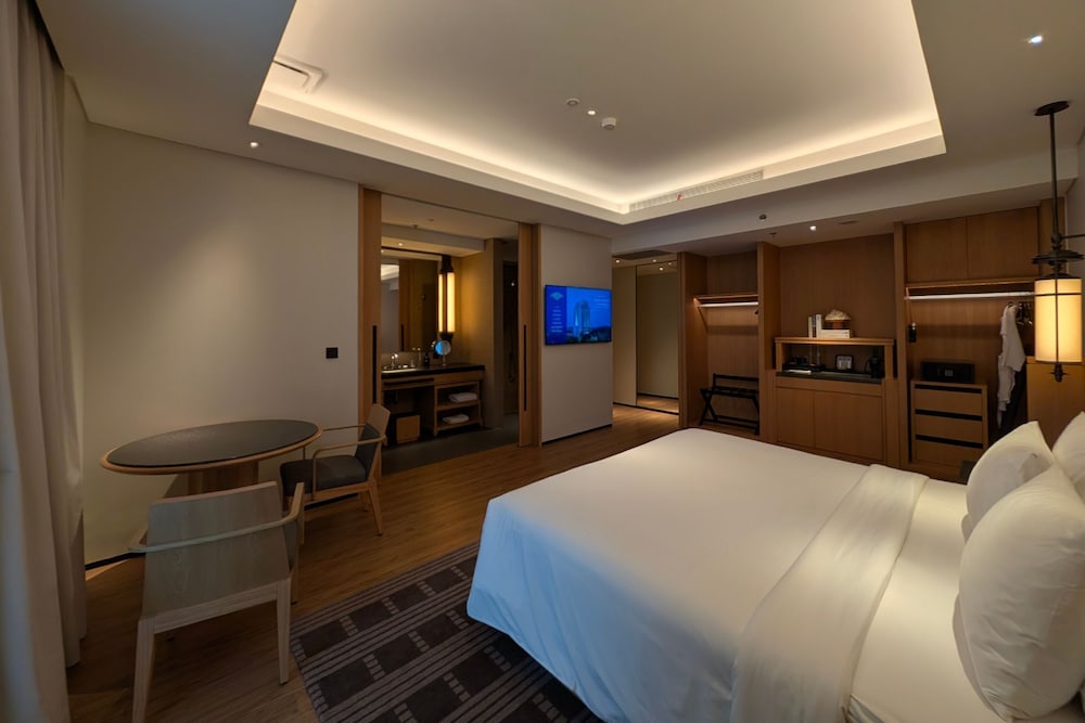 غرفة تنفيذية بسرير كينج، Hotel Tentrem Jakarta 5/9