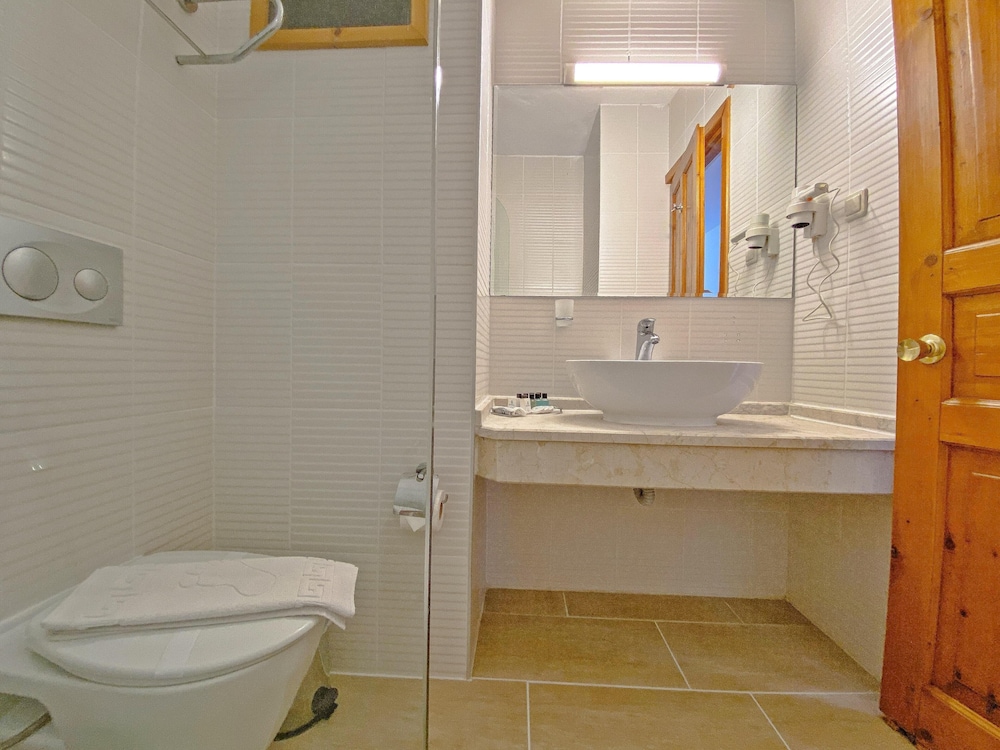 Ova Resort Hotel 52/55