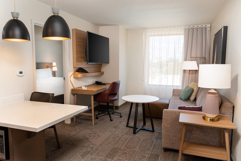 Staybridge Suites Temecula Wine Country 28/48