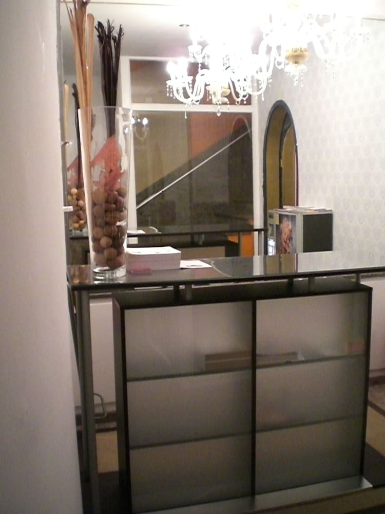 Hotel Monte Christo 11/50