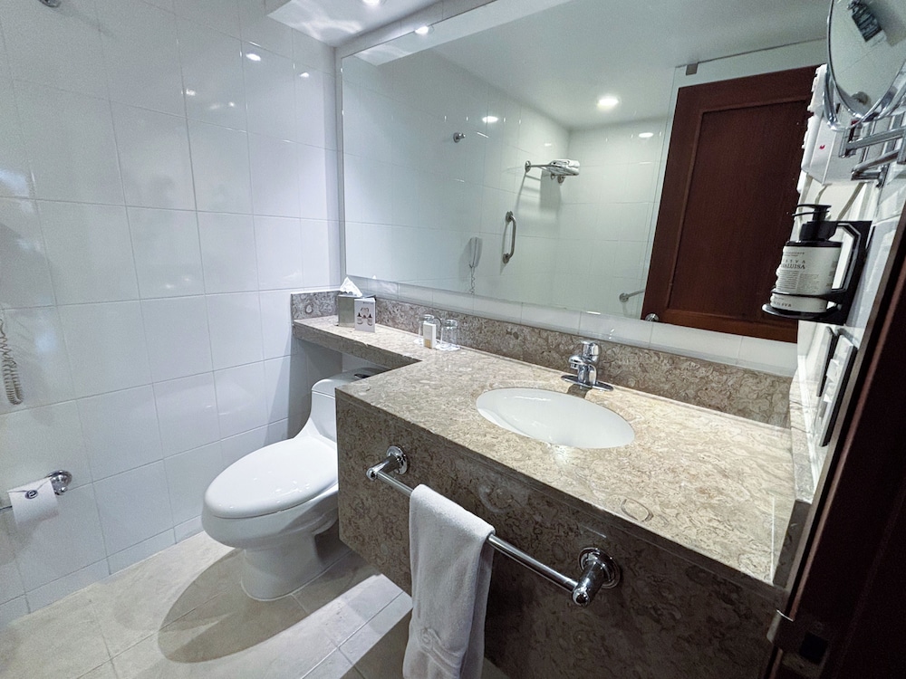 Estelar Suites Jones 63/67