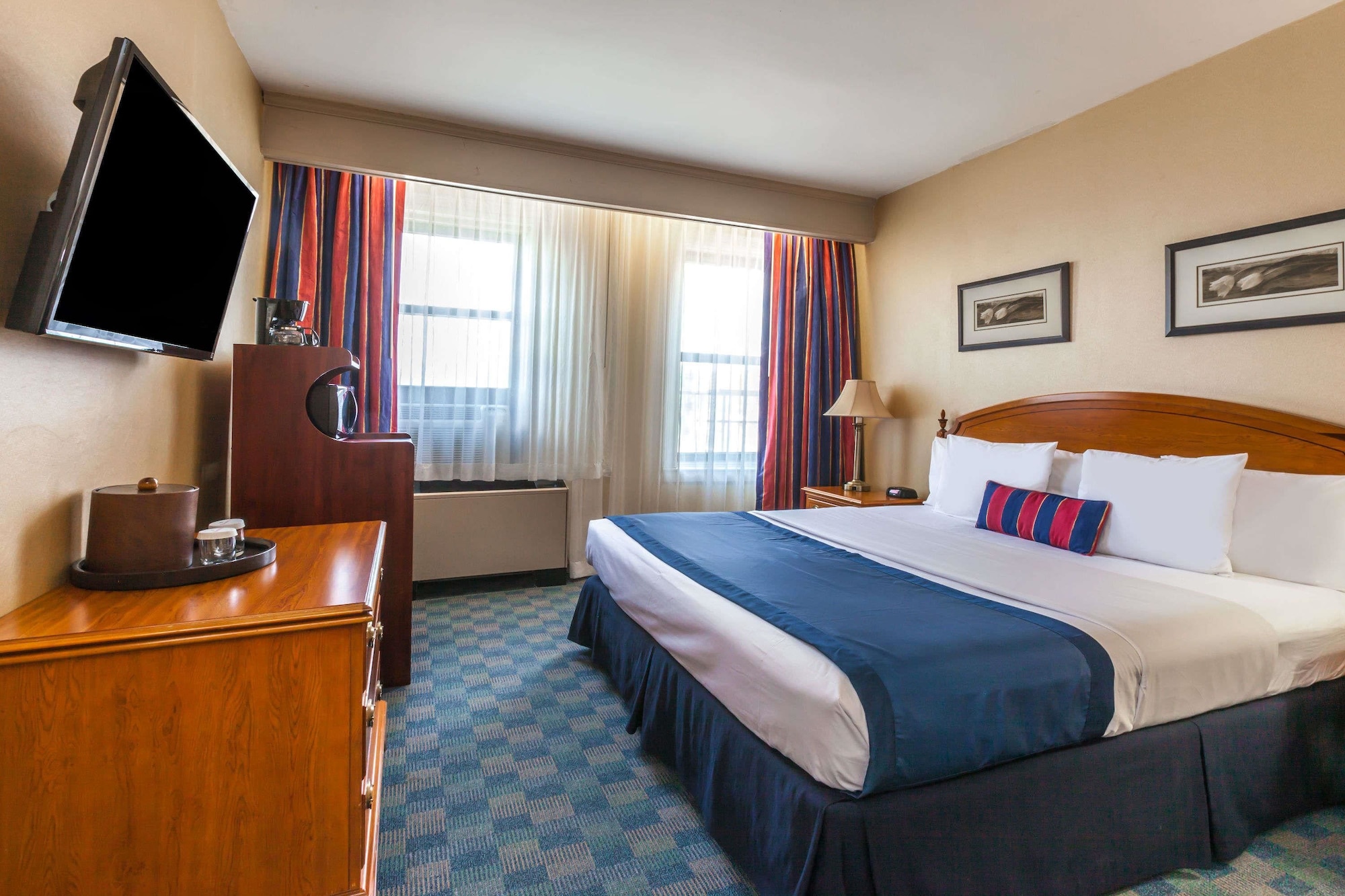 Room at Ramada by Wyndham Jersey City, JERSEY CITY - NJ