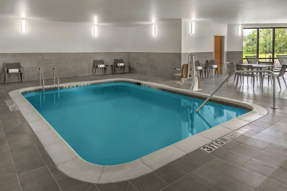 Courtyard By Marriott Sherman 23/45