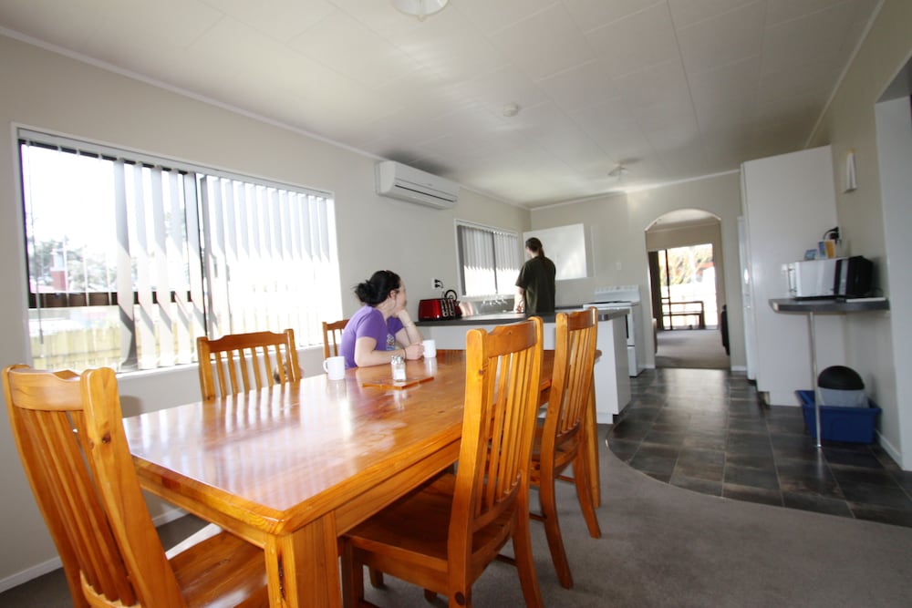 Waikanae Beach TOP 10 Holiday Park 33/50