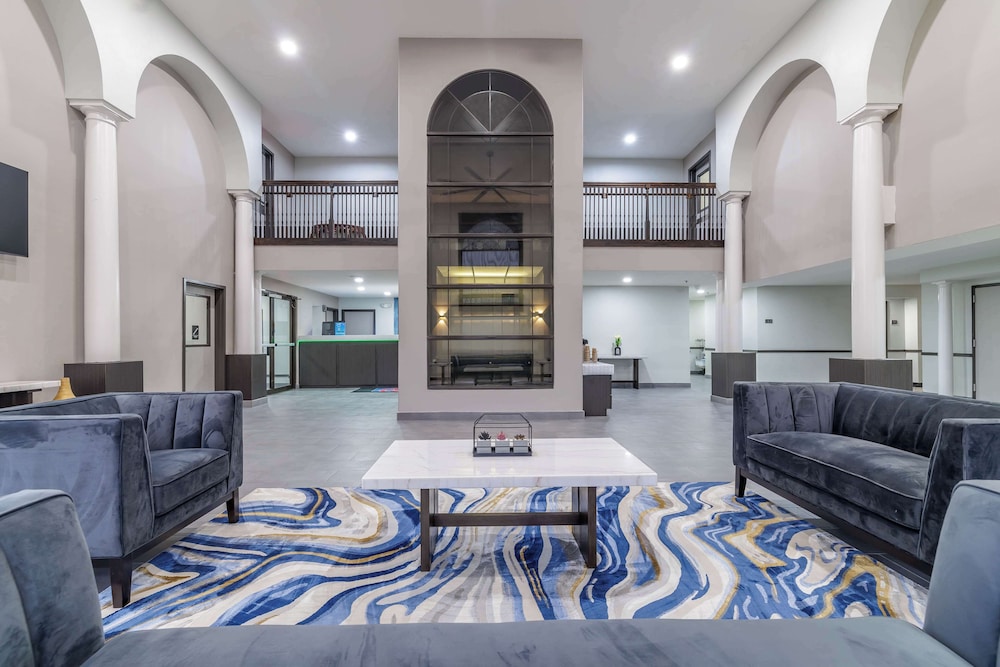 Studio6 Suites Brenham, TX 28/47