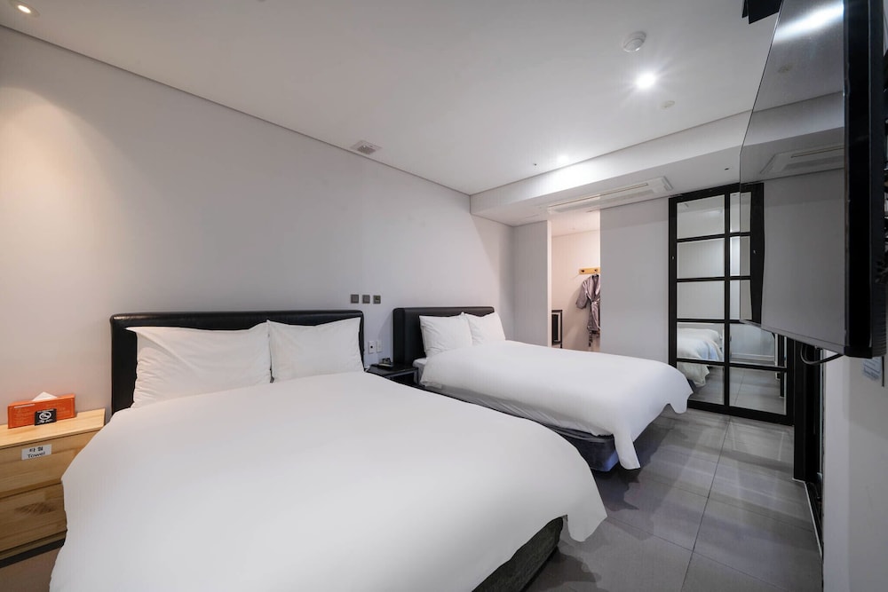 JB Design Hotel 19/77