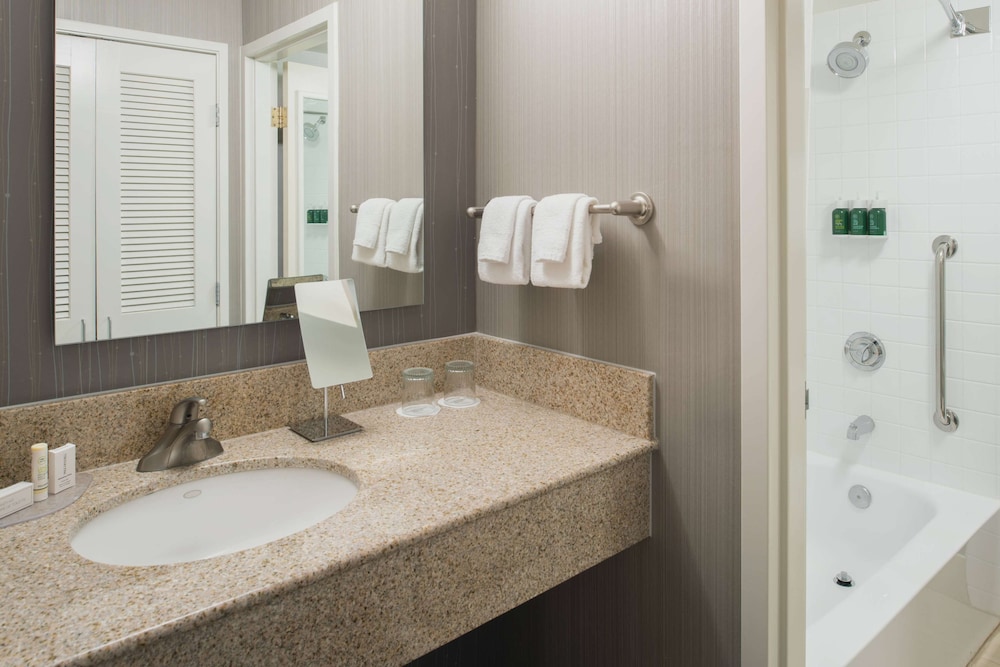 Sonesta Select Seattle Bellevue Redmond 6/41