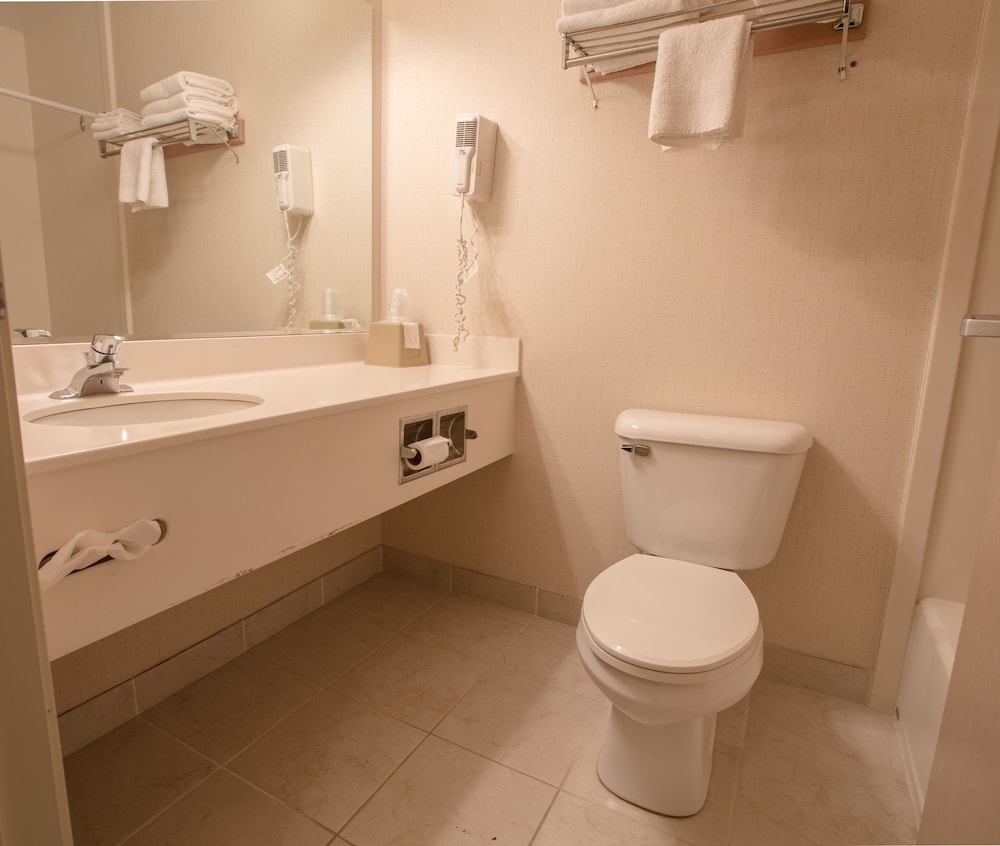 Bridgeway Inn & Suites Sublimity 39/41