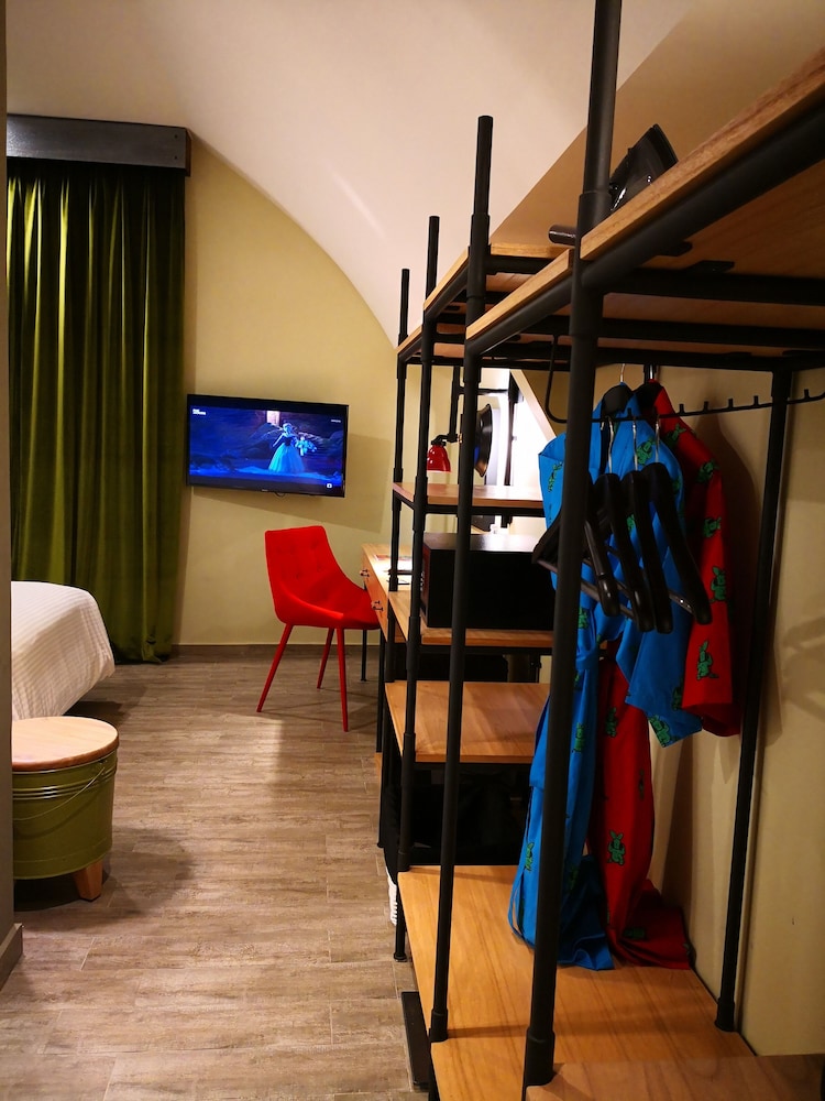 Dash Box Hotel Cyberjaya 30/48