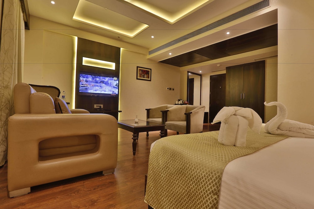 Hotel Ranbirs 8/23