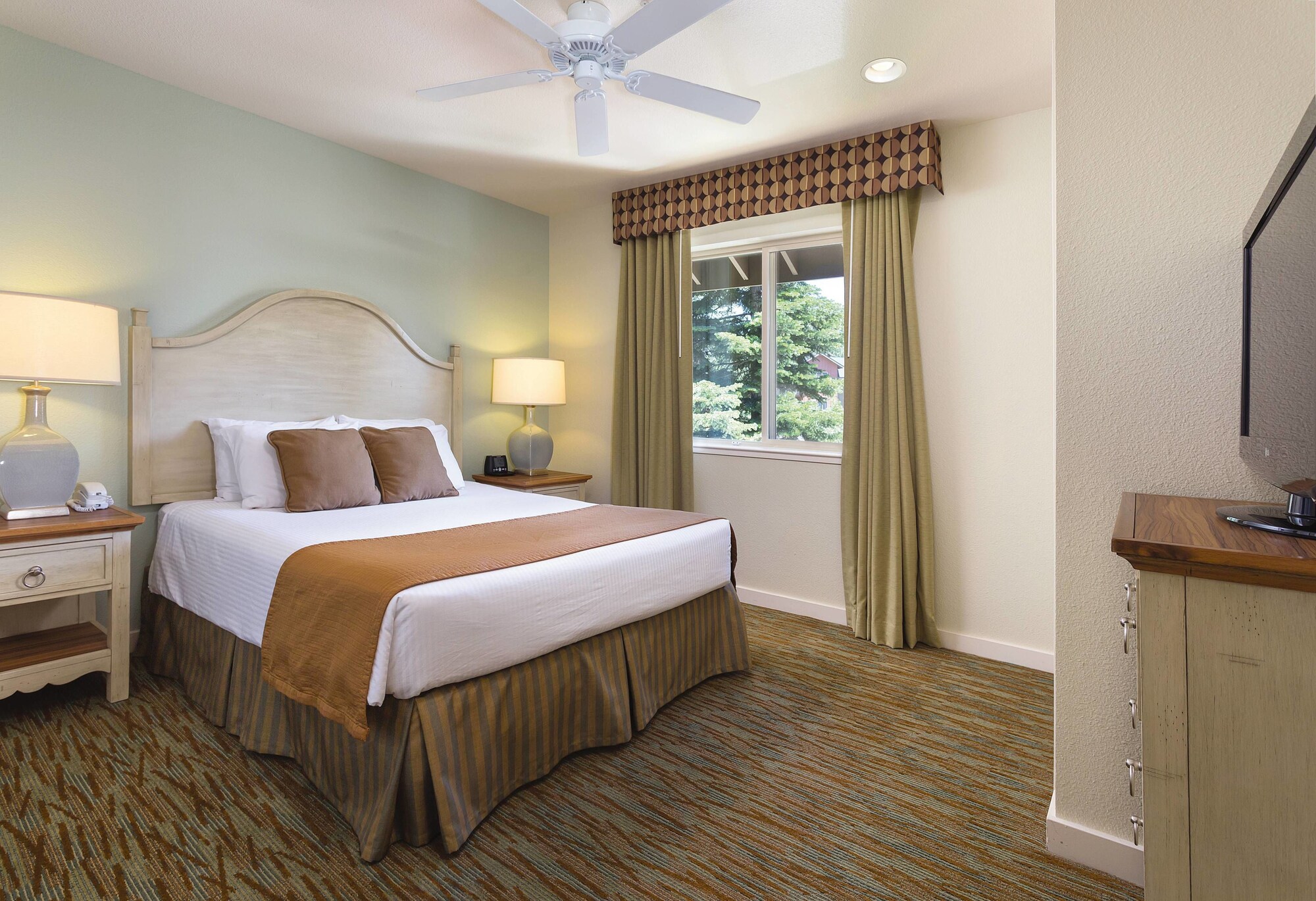1 Bedroom, Condo, Standard, King Bed, Murphy Bed