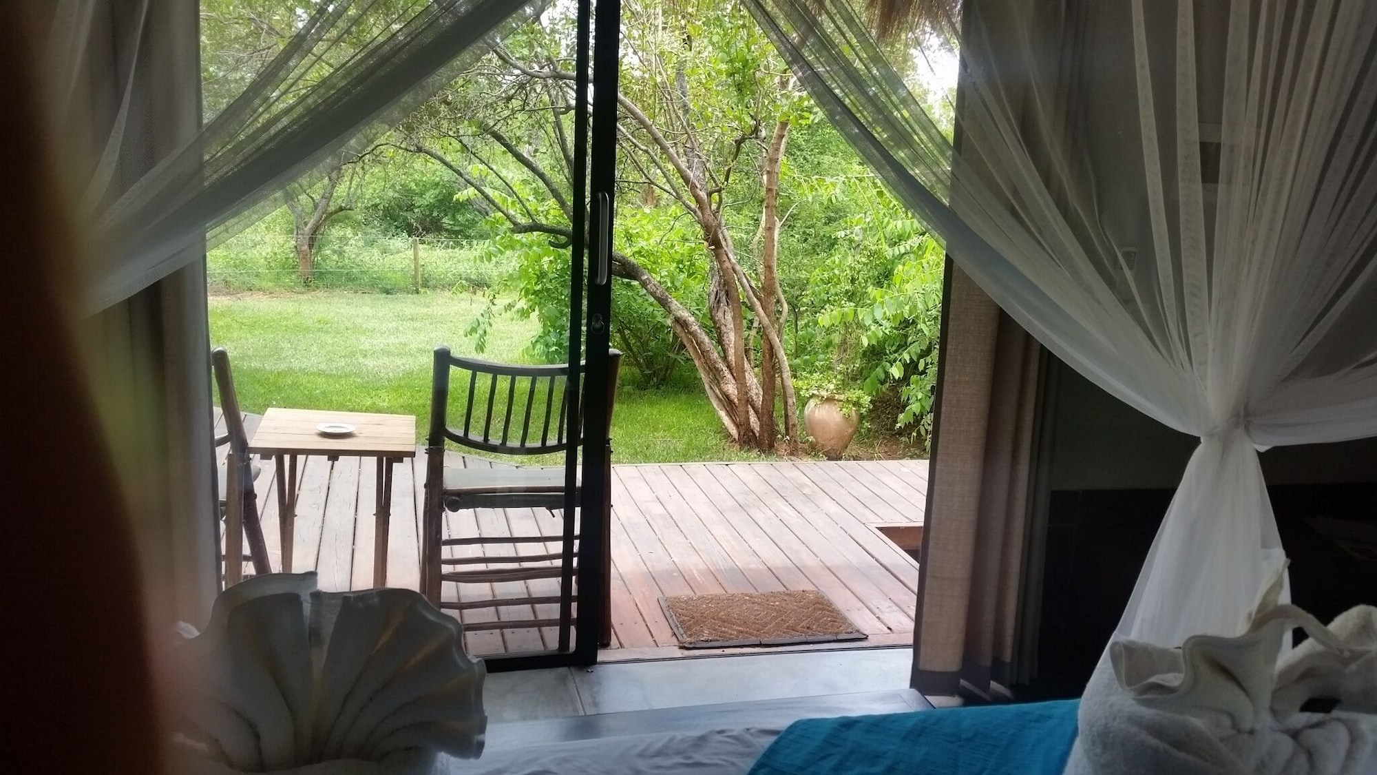 EXCLUSIVE, DOUBLE BED