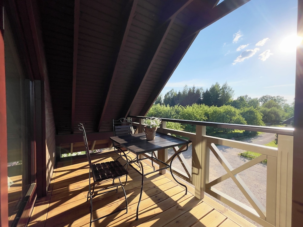 Karlamuiza Country Hotel 60/63